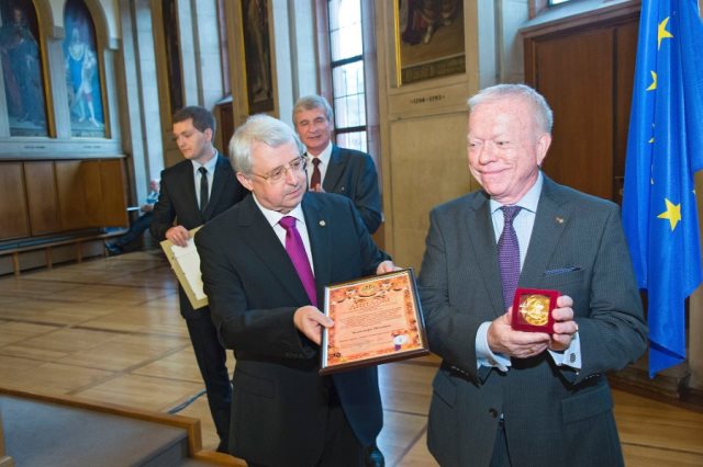 9245 276_Joppen_sRGB