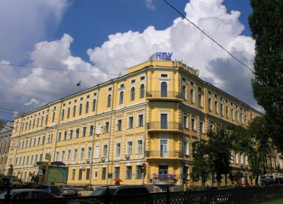 Корпус університету00